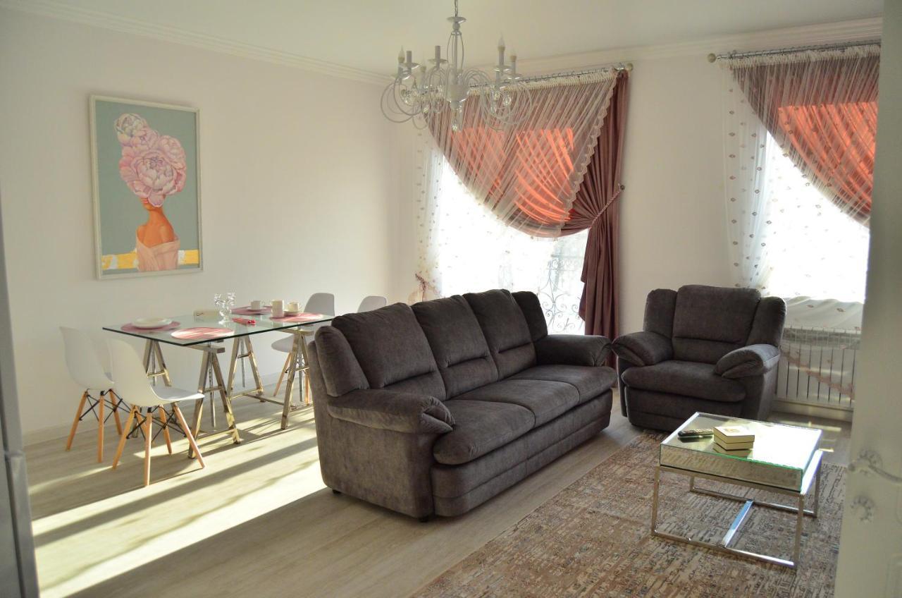 Golden Park Hotel Pavlodar Extérieur photo