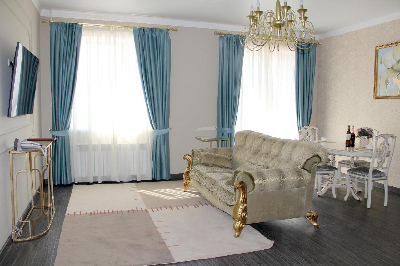 Golden Park Hotel Pavlodar Extérieur photo