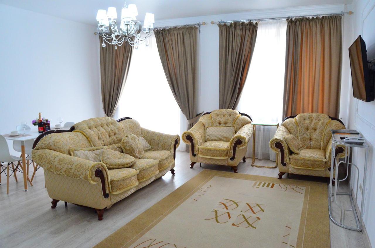 Golden Park Hotel Pavlodar Extérieur photo