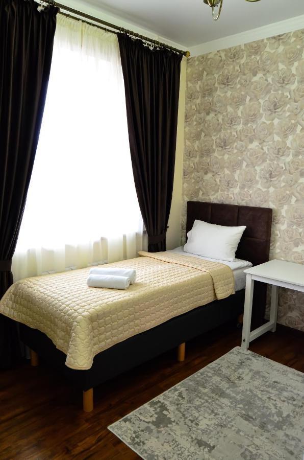 Golden Park Hotel Pavlodar Extérieur photo