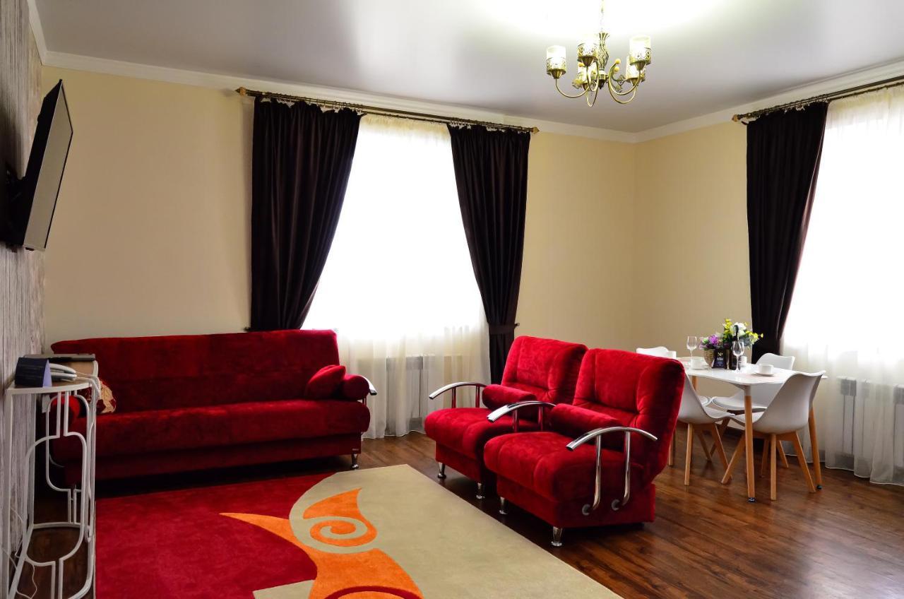 Golden Park Hotel Pavlodar Extérieur photo